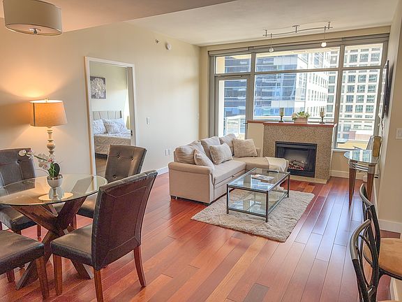 4th image of 700 W East St Unit 1205