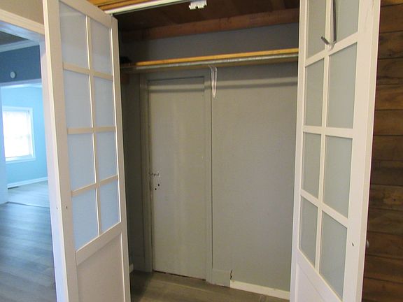 5th image of 510 E Main St