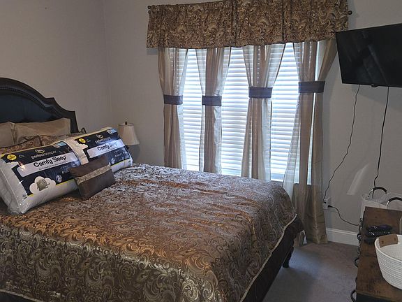Guest bedroom # 3 rent room only $1200 month