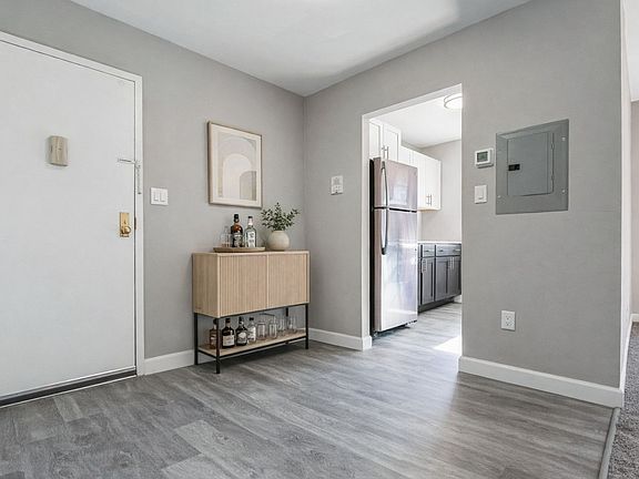 Step into the modern elegance of Parkside Apartments. With stylish features, sleek finishes, and an inviting layout, this space is designed for comfort and convenience. Don't miss your chance to make it your homeschedule a tour today!