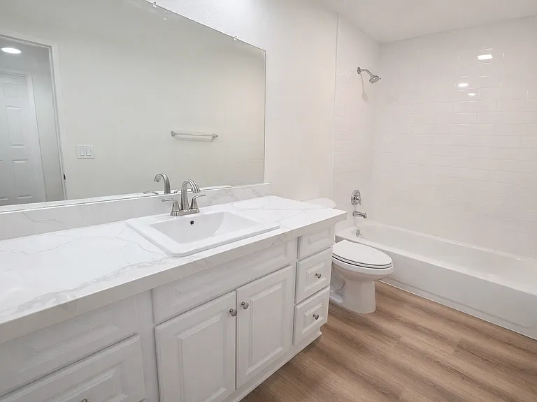 Cedar Crest Apartments — Photo 10