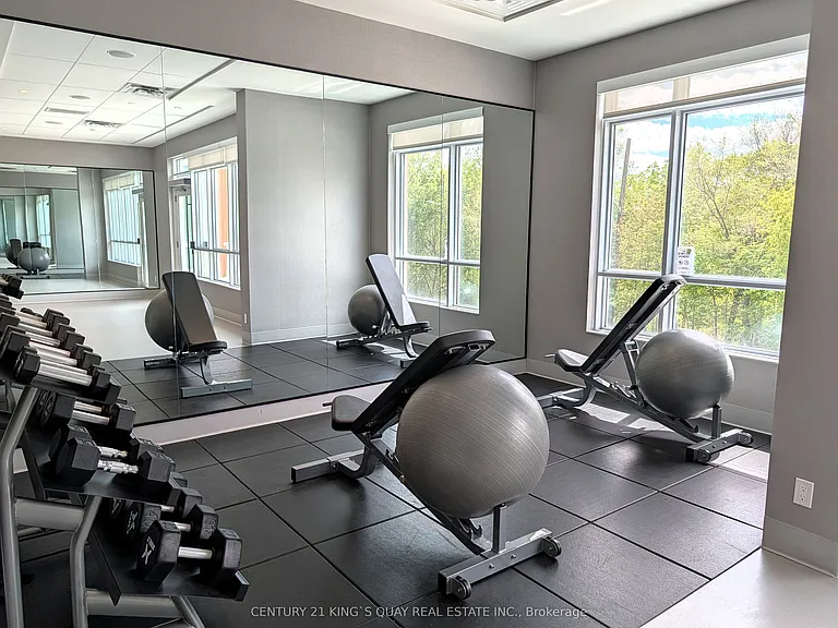 10 Wilby Cres #907 — Photo 19
