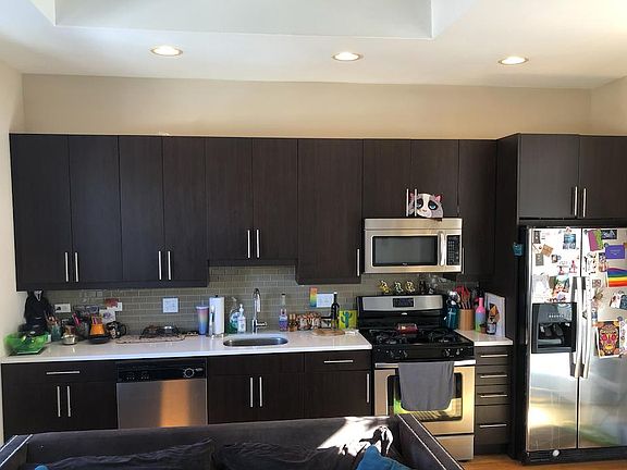 3rd image of 1139 W Leland Ave #2