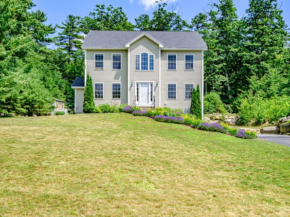 6 Abby Road, Raymond, ME 04071