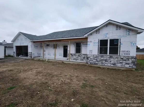 496 Tilton Dr, Tecumseh, MI 49286