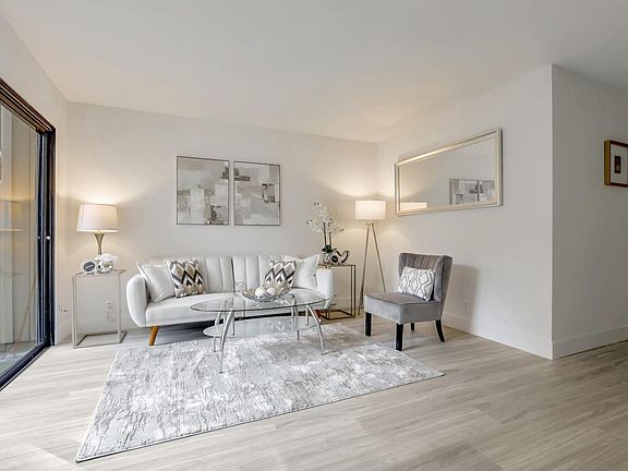 2nd image of 3017 Kaiser Dr Unit E