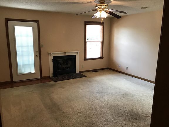 5th image of 3047 Woody Ln