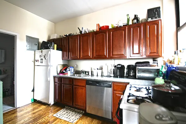 Rented by Rental Solutions Inc | media 31