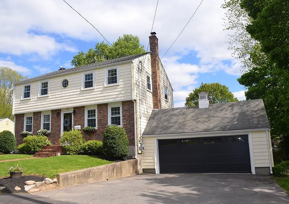 1st image of 26 Poinsetta Ave
