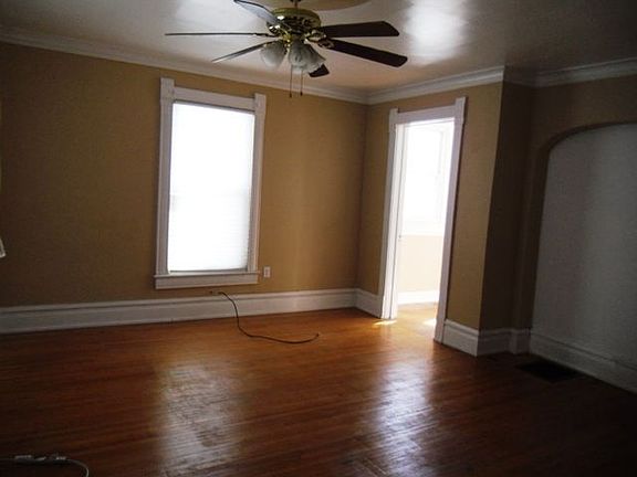 5th image of 1903 N Milton Ct