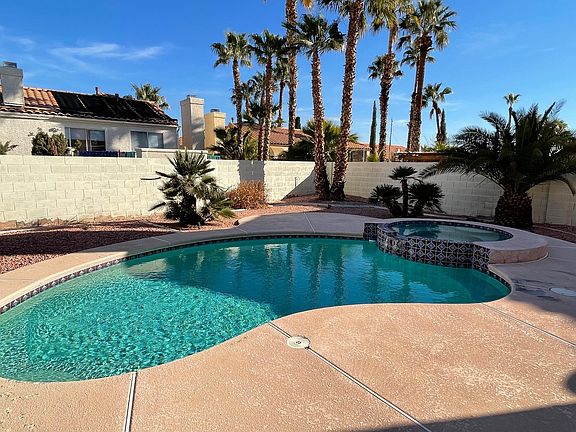 3rd image of 2712 Beachside Ct