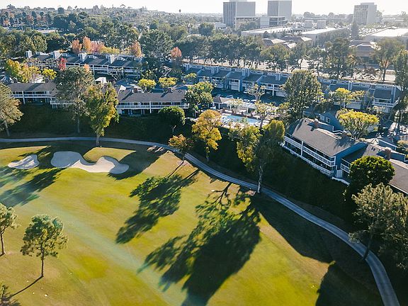 Aerial view of the community and golf course.