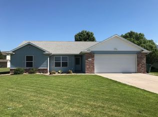 59 La Vista Rd, Kearney, NE 68845