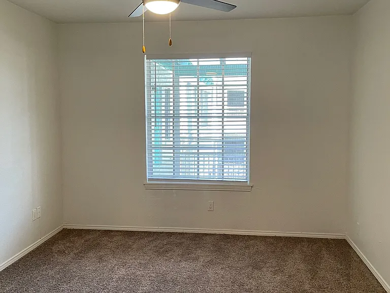 Tara Apartments — Photo 31