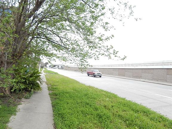 5th image of 2617 Eastex Fwy