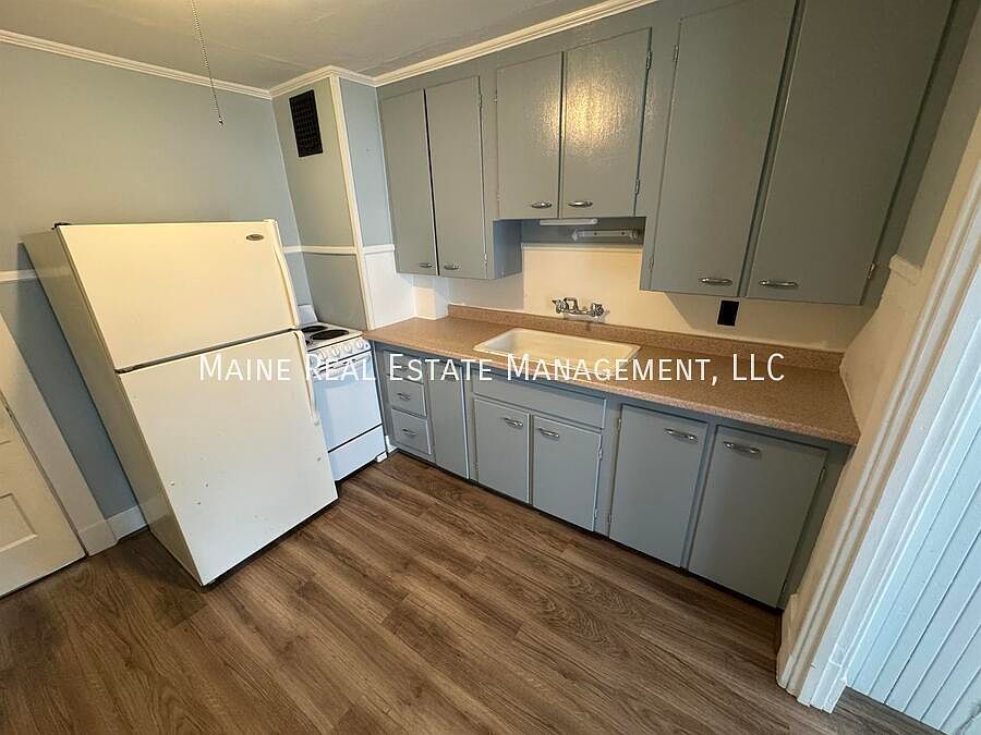 1st image of 145 Essex St APT A