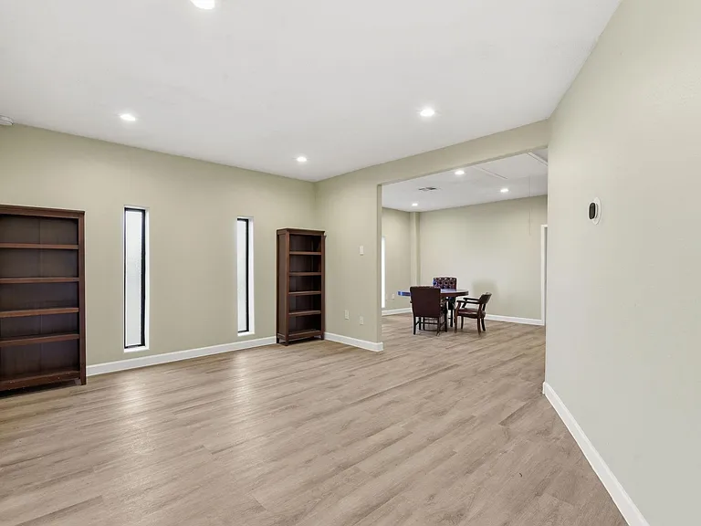 3911 Fulton St — Photo 27