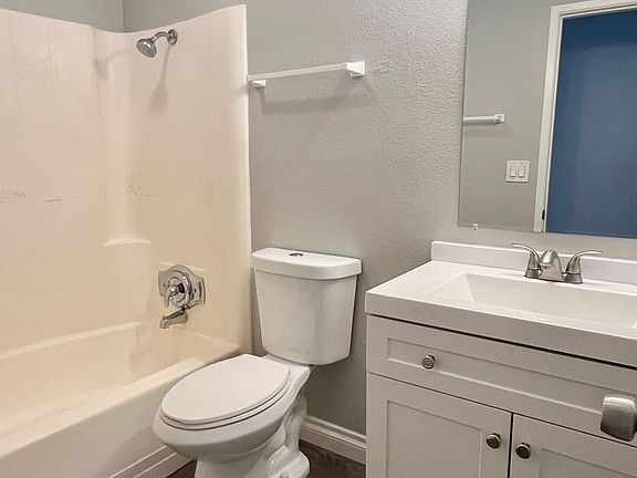 5th image of 225 E 1st St APT 5