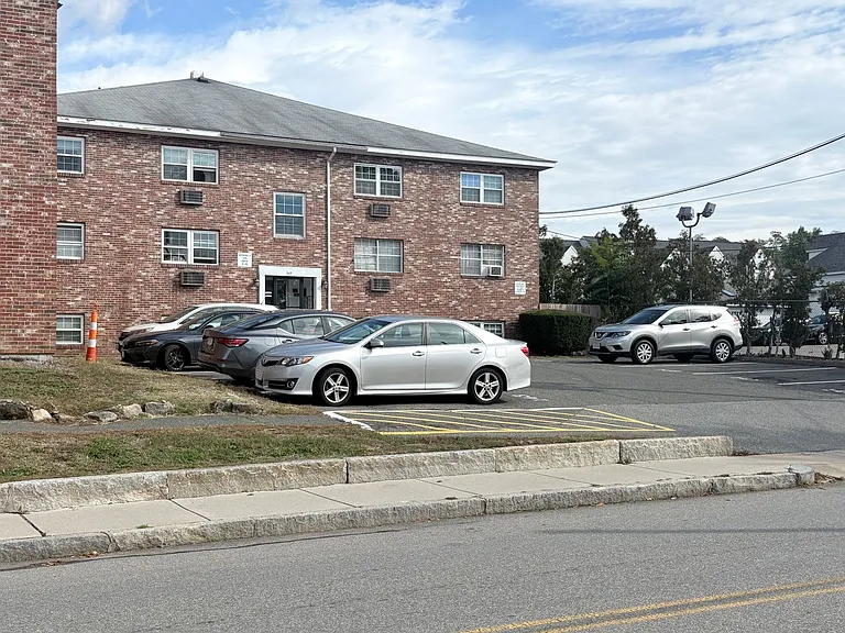 351 Hildreth St #11 — Photo 14