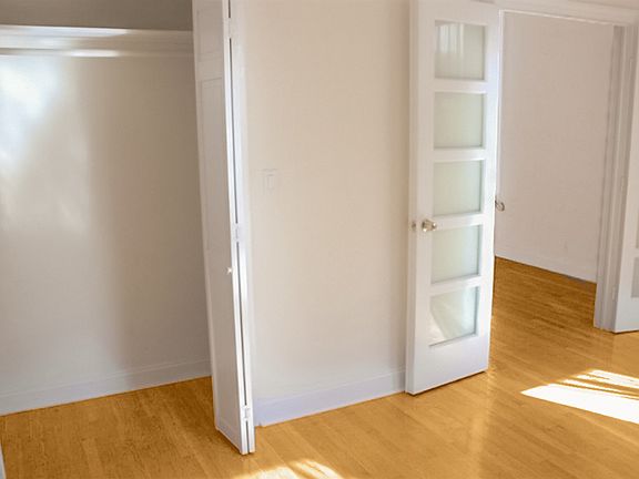 5th image of 307 Hancock St APT 3