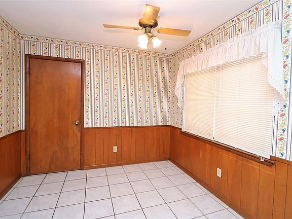 3rd image of 3312 Jamestown Dr