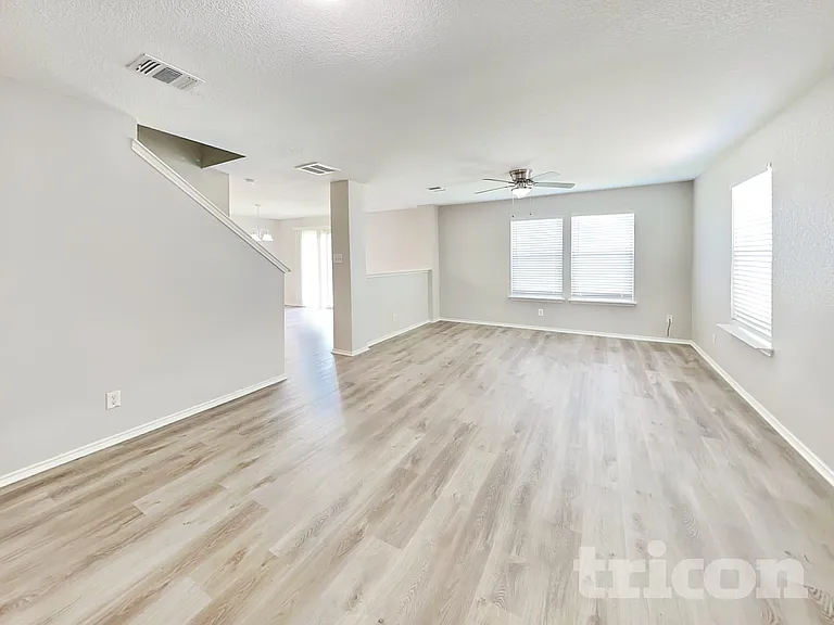 8203 Maple Meadow Dr — Photo 3