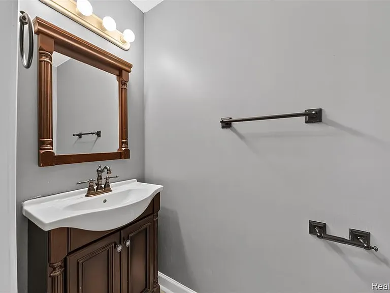 16515 Terrace Village Dr — Photo 23