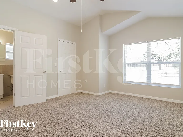 404 McGee St — Photo 6