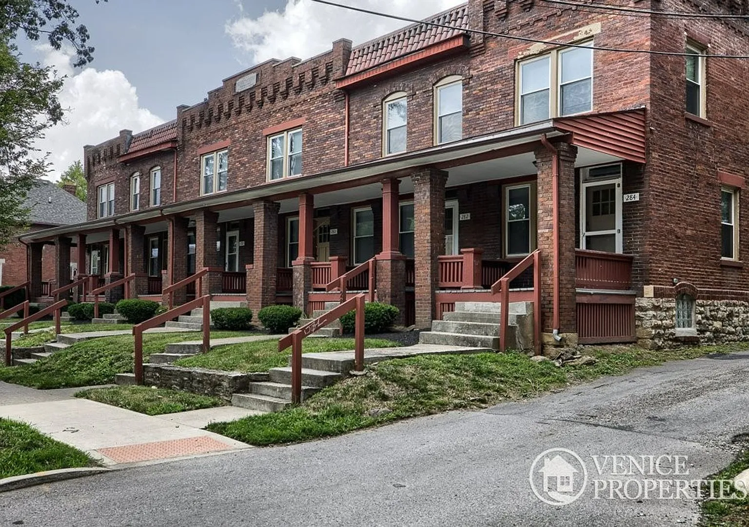 Charming 2BR on Lane and Indiana — Photo 1