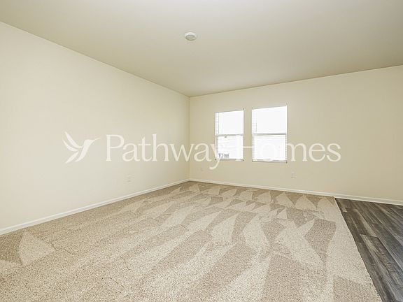 4th image of 1058 Large Poppy Dr