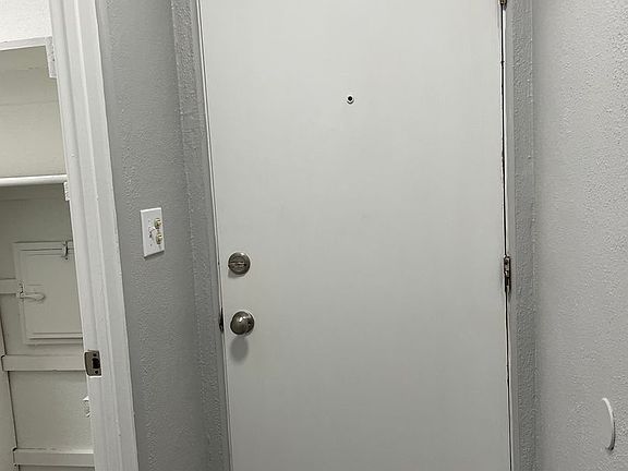 4th image of 5758 S Gallup St #463