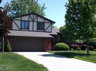 1300 Sheridan Dr, Hastings, NE 68901