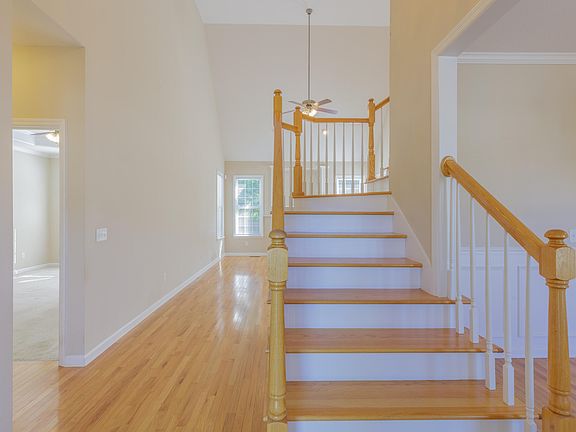 3rd image of 1411 Manassas Dr