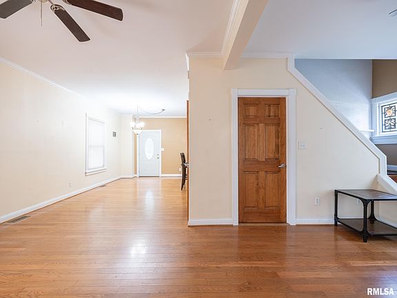 5th image of 105 E Rose Ave