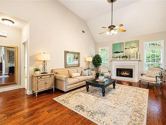 5th image of 9219 Camden Ct
