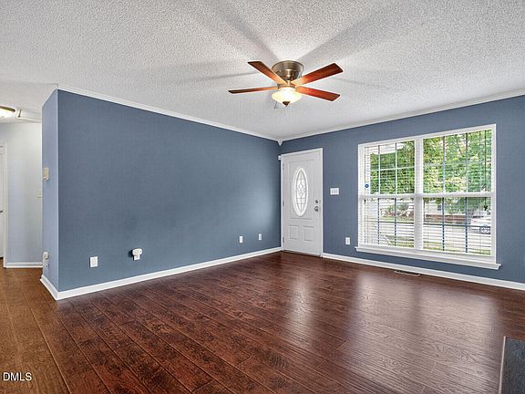 5th image of 727 Avery St