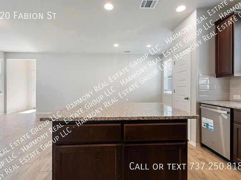 220 Fabion St — Photo 14