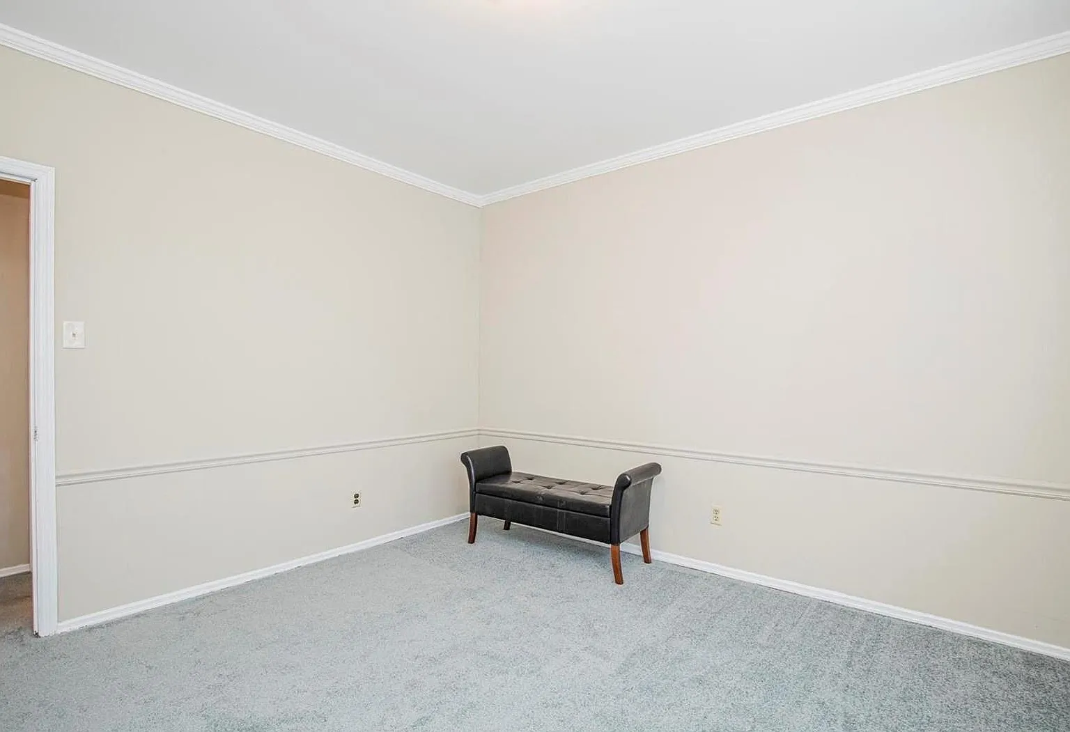 10315 Corbeil Dr — Photo 4