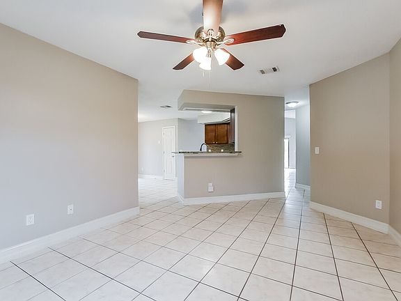 5th image of 297 Chicago Woods Cir