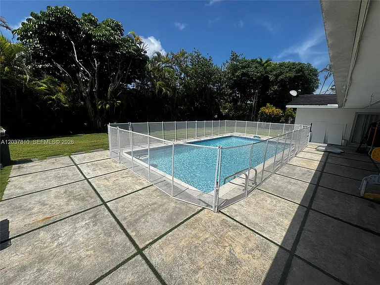 7361 SW 117th Ter — Photo 3