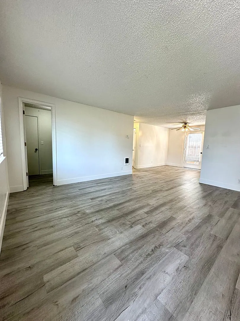 L1620 — Photo 4