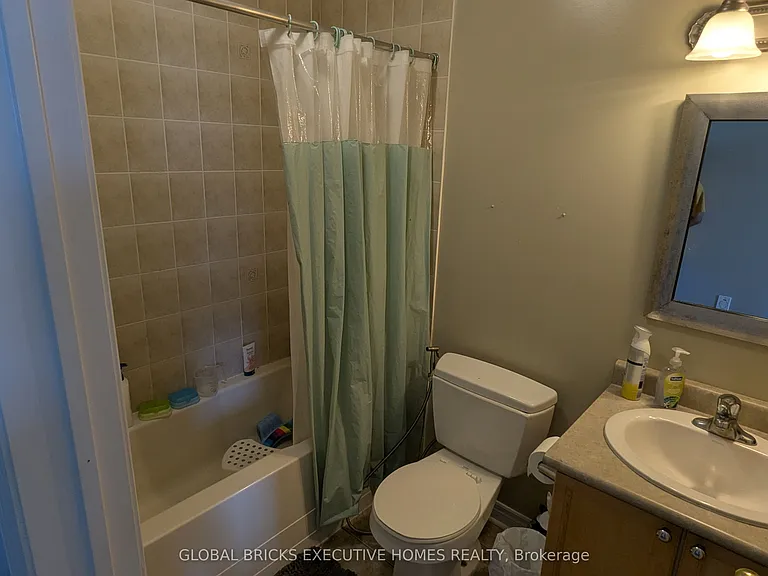 1218 Lamont Cres — Photo 19