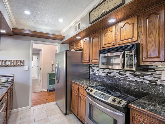 4th image of 3618 Cedarcrest Dr