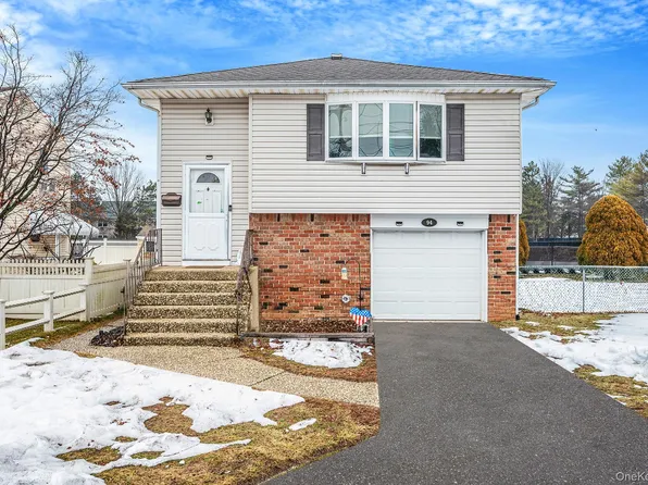 94 Harrison Ave, Bethpage, NY 11714