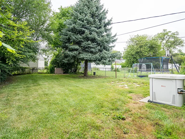 507 Spencer St — Photo 11
