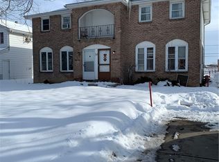 54 E Summerset Ln, Buffalo, NY 14228