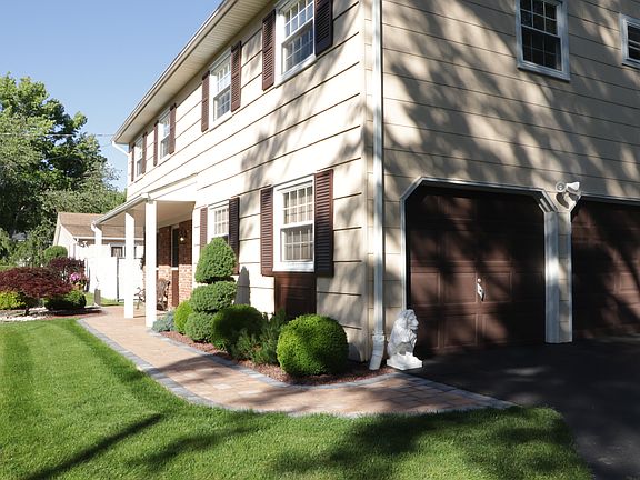 Two car garage, w/pkg pad