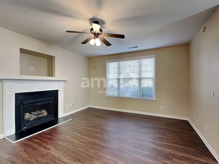 7610 Rolling Meadows Ln — Photo 6