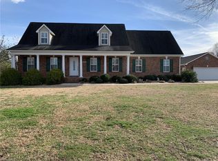 114 Autumn Ridge Dr, Lexington, NC 27295