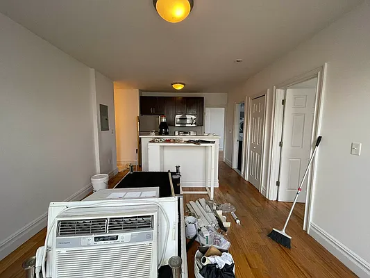 Rented by Hillel Realty Group | media 4